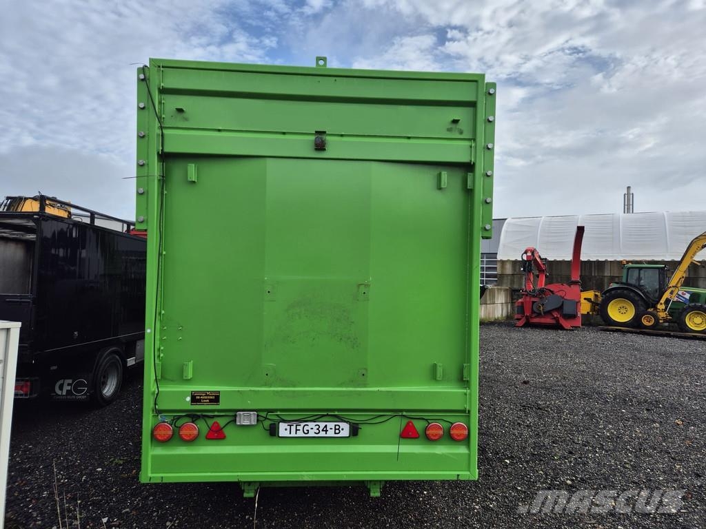 JCB Fastrac 4220 met container Traktorer