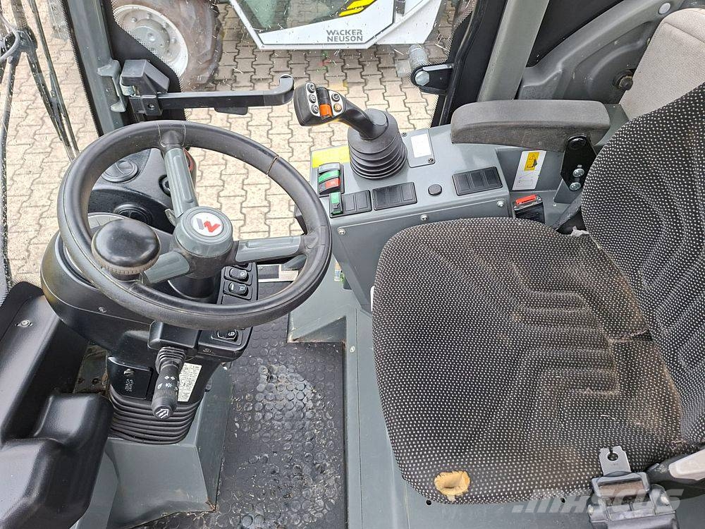 Wacker Neuson WL 34 لوادر بعجل