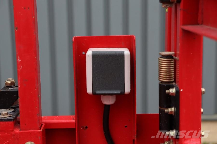 Magni ES0807E Electric, 7.8m Working Height, 230kg Capac Schaarhoogwerkers