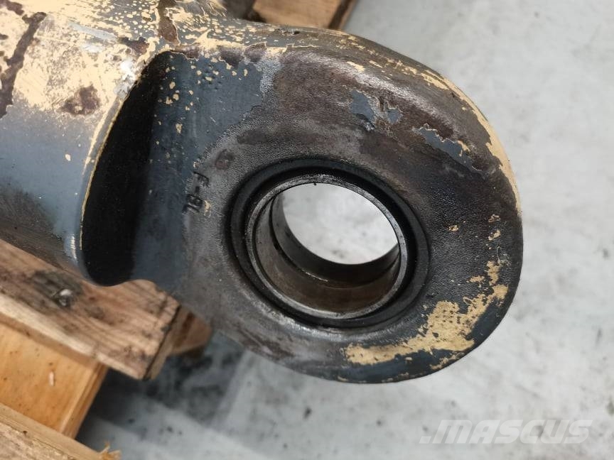 Terex HR 32 {piston arm Стрели и рамена
