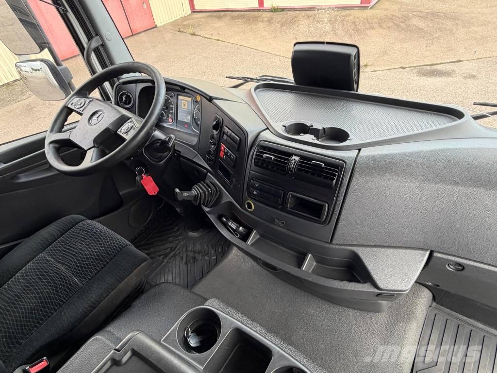 Mercedes-Benz ATEGO Seria nr 5221 Skåpbilar