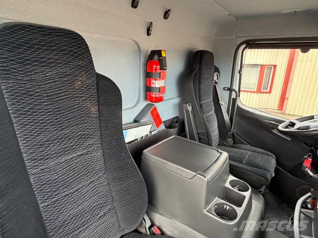 Mercedes-Benz ATEGO Seria nr 5221 Skåpbilar