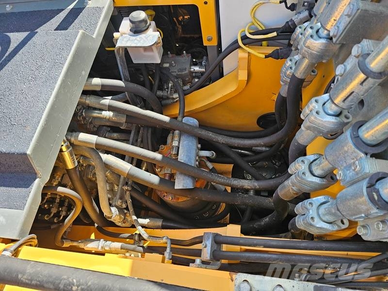 Liebherr R926LC Longreach Bageri dugog dosega