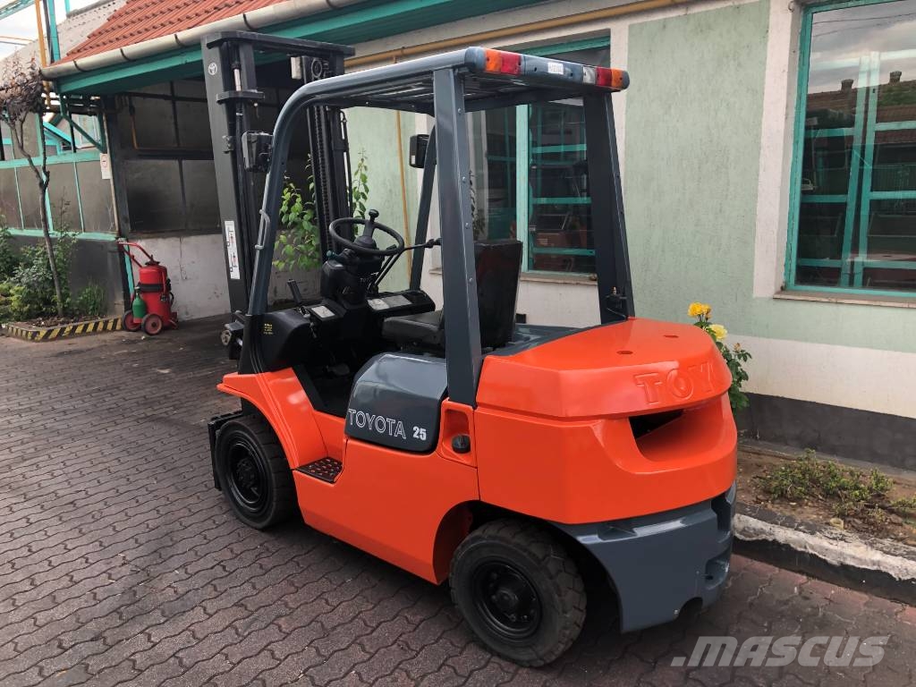 Toyota 7 FG 25 /40/ V-2703 OB Camiones LPG