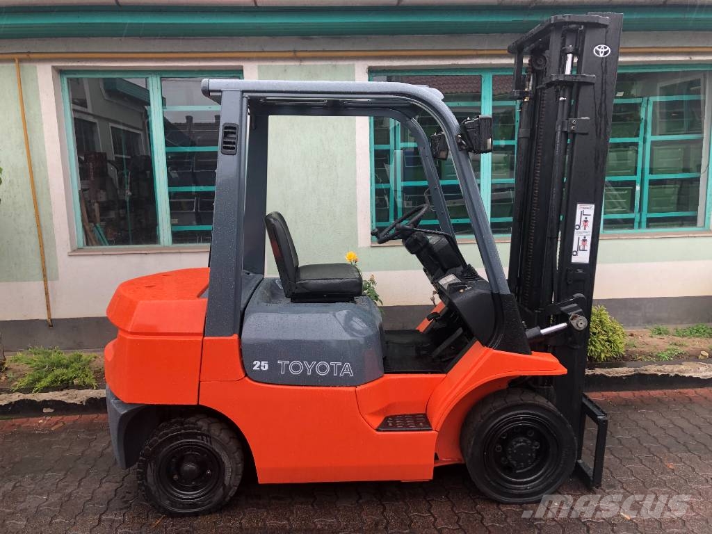 Toyota 7 FG 25 /40/ V-2703 OB Camiones LPG