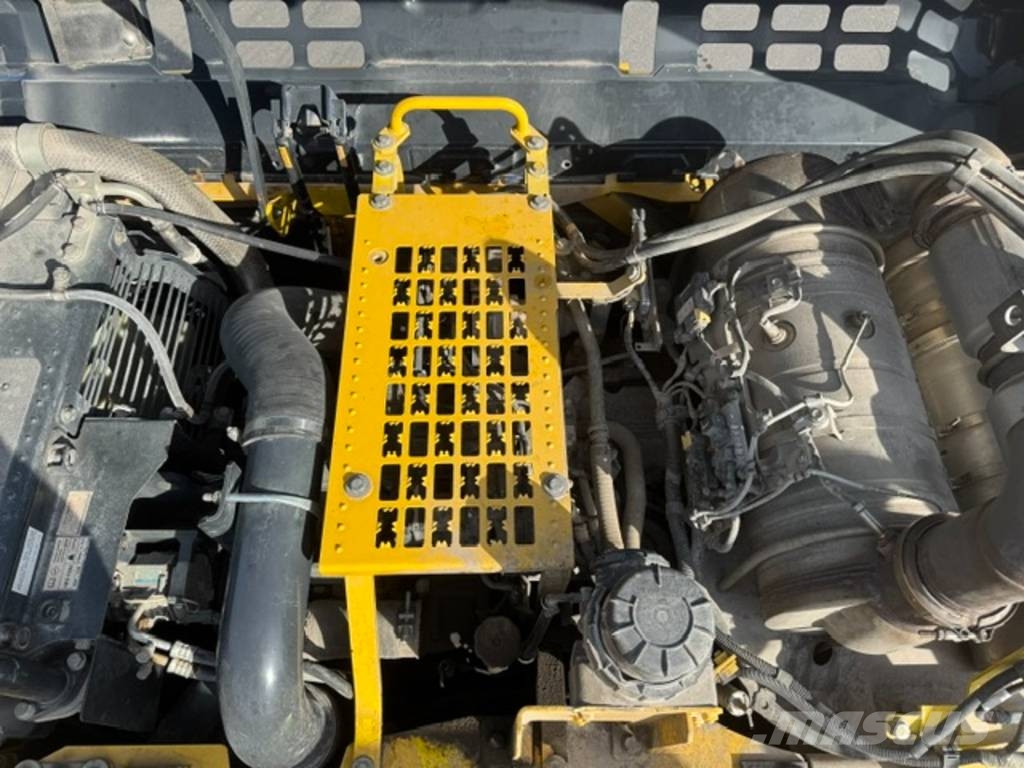 Komatsu HB 365 LC-3 Hybrid Bagri goseničarji