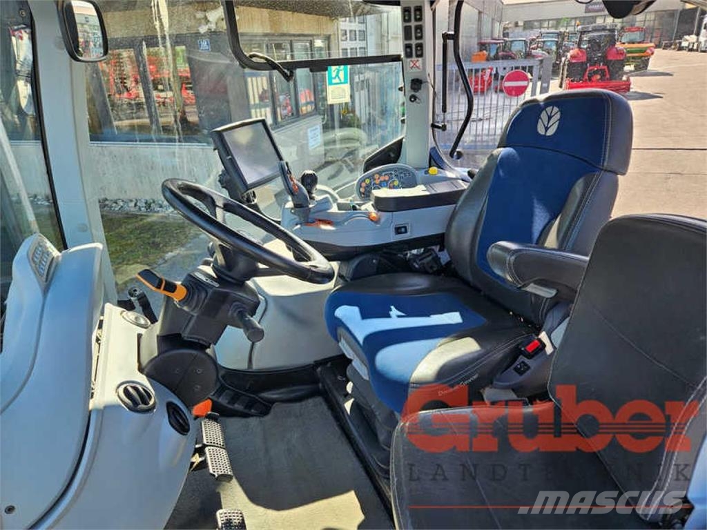 New Holland T7.270 AC トラクター