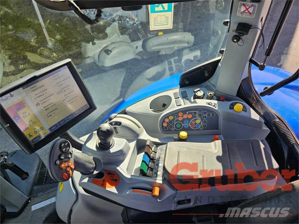 New Holland T7.270 AC トラクター