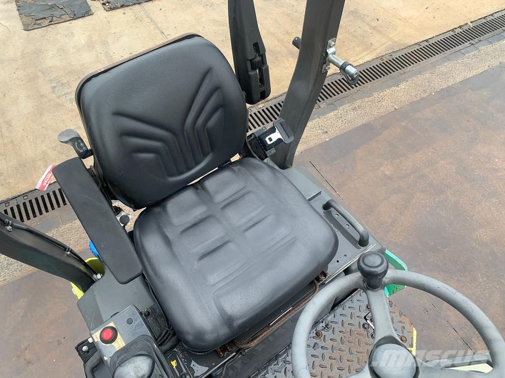 Ammann ARX26K . 複合式滾壓機