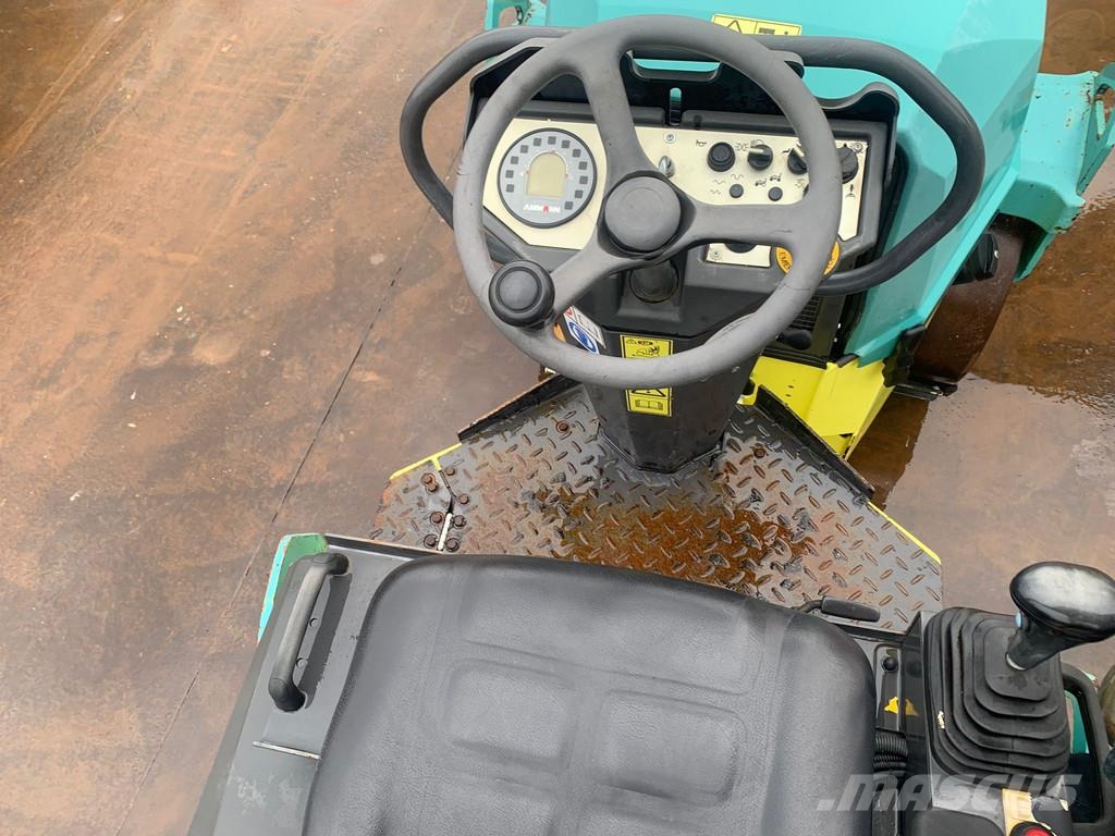 Ammann ARX26K . 複合式滾壓機
