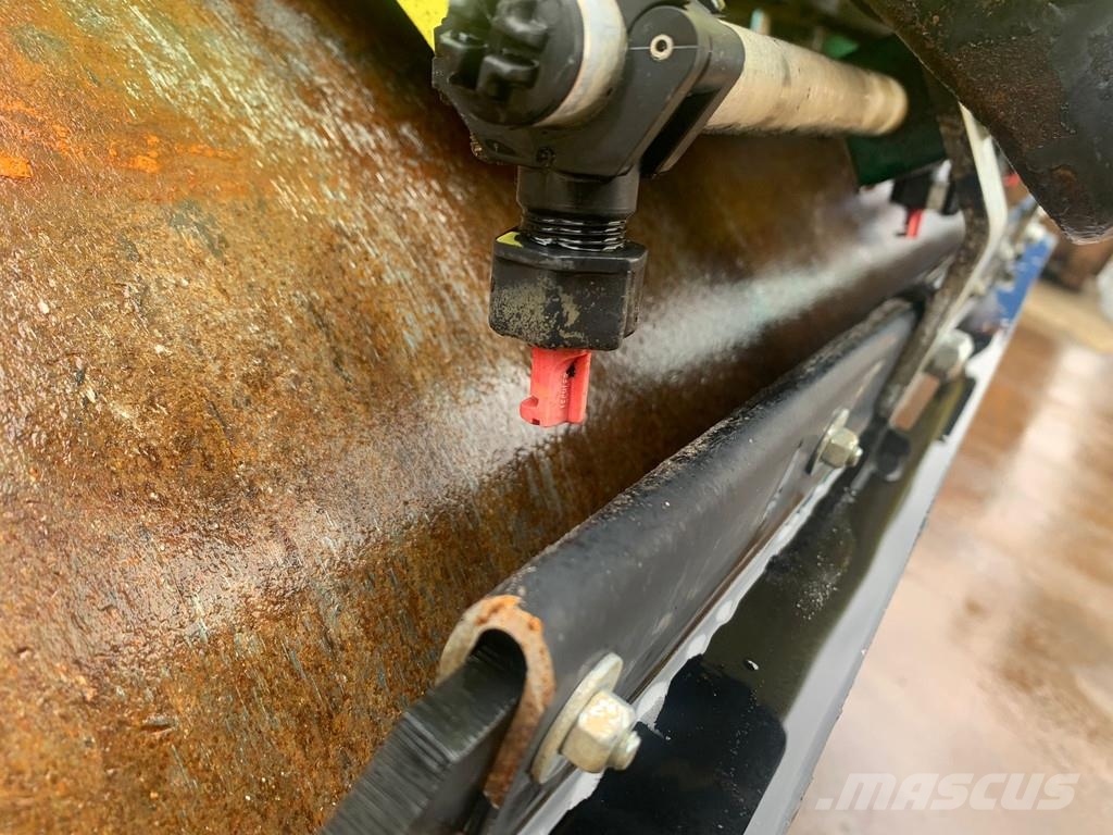 Ammann ARX26K . 複合式滾壓機
