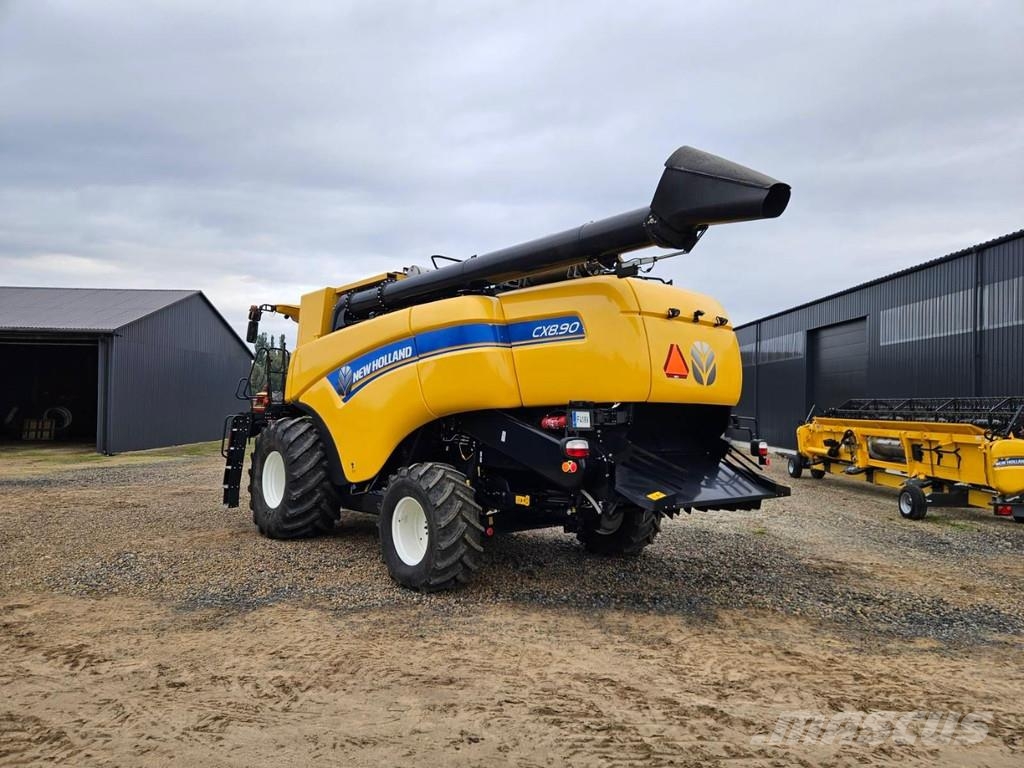 New Holland CX8.90 Combine harvesters