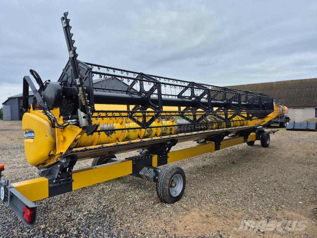 New Holland CX8.90 Combine harvesters
