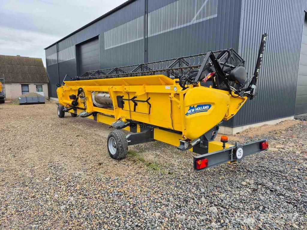 New Holland CX8.90 Combine harvesters