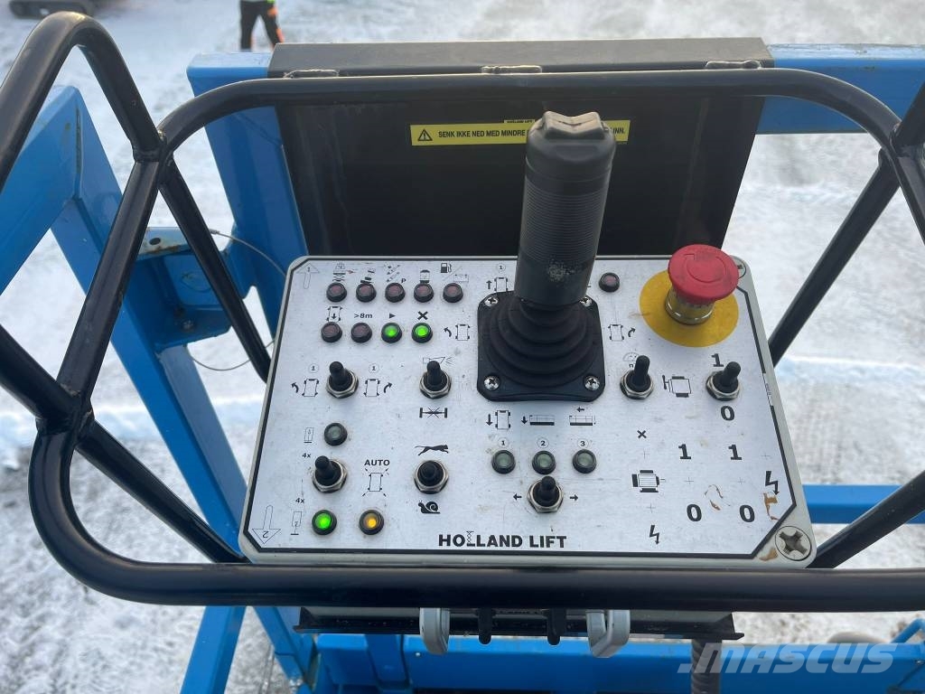 Holland Lift HL-340 D30 4WDS/N Nůžková zvedací plošina