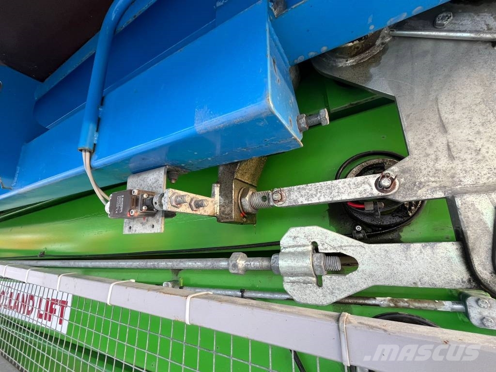 Holland Lift HL-340 D30 4WDS/N Nůžková zvedací plošina