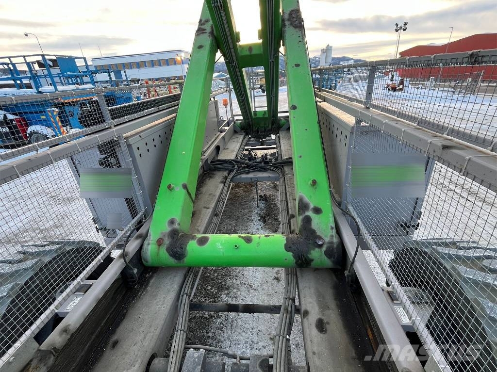 Holland Lift HL-340 D30 4WDS/N Nůžková zvedací plošina