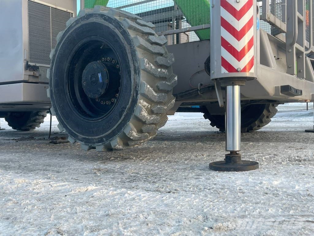 Holland Lift HL-340 D30 4WDS/N Nůžková zvedací plošina