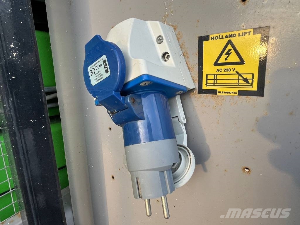 Holland Lift HL-340 D30 4WDS/N Nůžková zvedací plošina