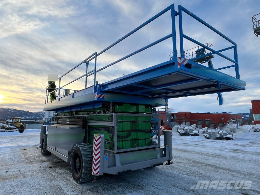 Holland Lift HL-340 D30 4WDS/N Nůžková zvedací plošina