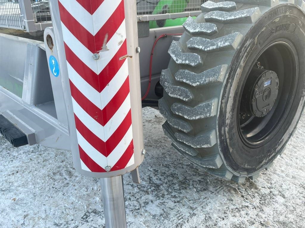 Holland Lift HL-340 D30 4WDS/N Nůžková zvedací plošina
