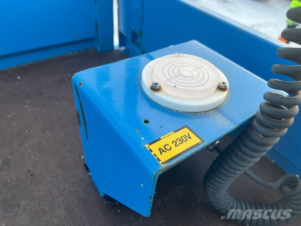 Holland Lift HL-340 D30 4WDS/N Nůžková zvedací plošina