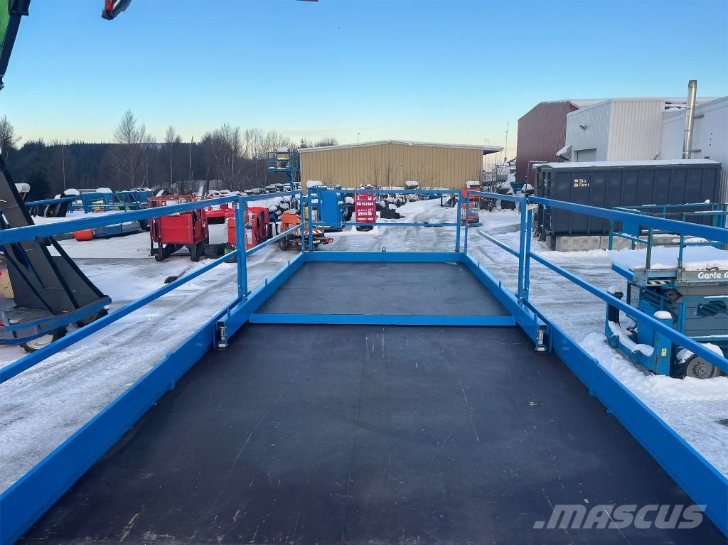 Holland Lift HL-340 D30 4WDS/N Nůžková zvedací plošina