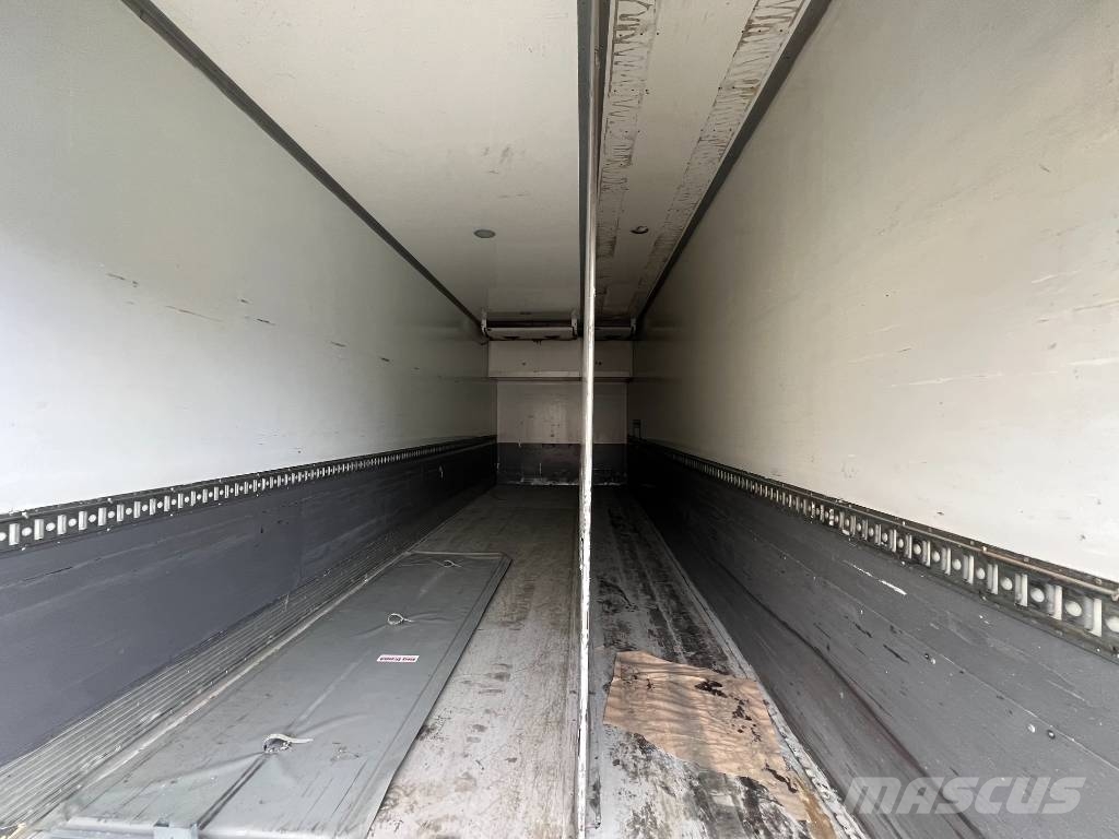 MAN TGX 26.480 6X2*4 II - CARRIER SUPRA 1250 Camiones con caja de remolque