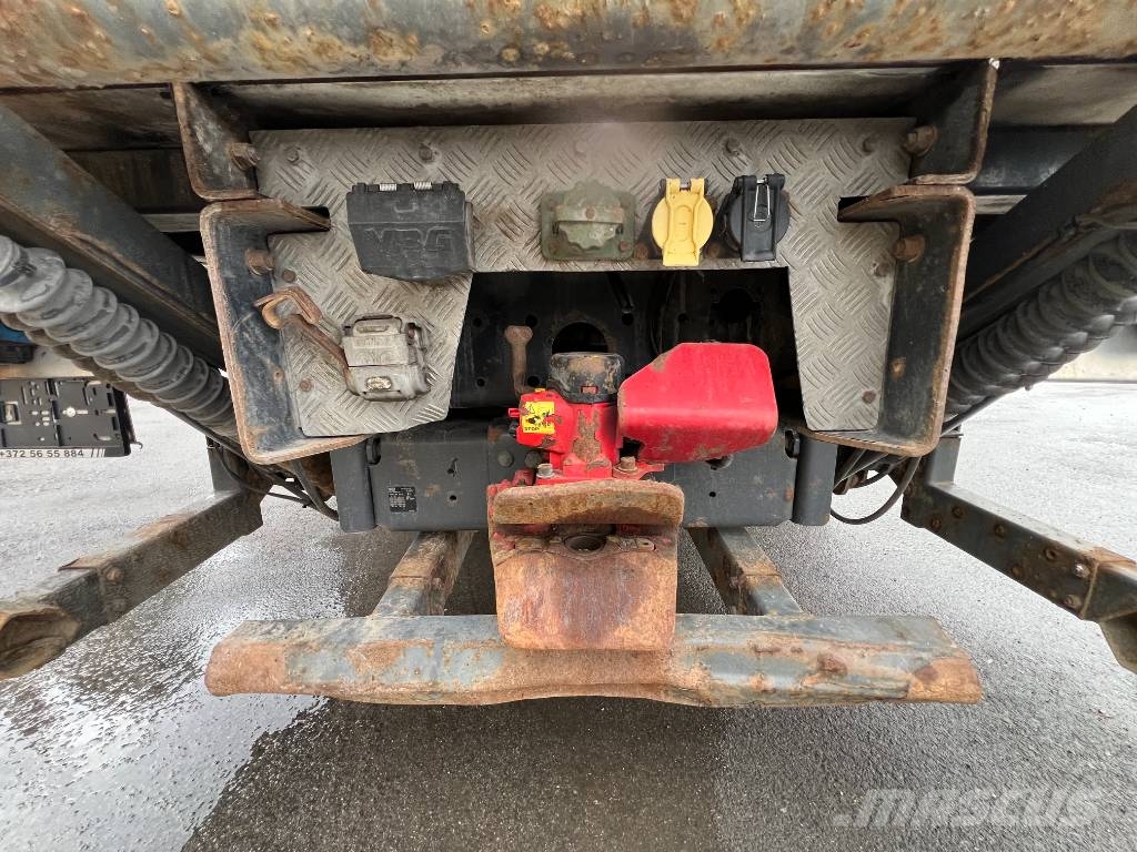 MAN TGX 26.480 6X2*4 II - CARRIER SUPRA 1250 Camiones con caja de remolque