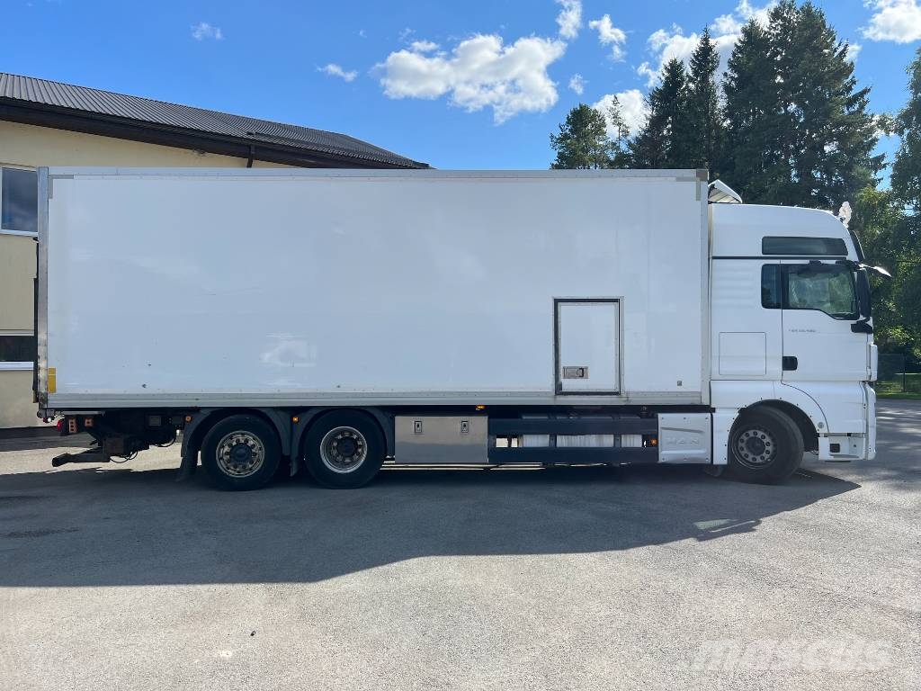 MAN TGX 26.480 6X2*4 II - CARRIER SUPRA 1250 Camiones con caja de remolque