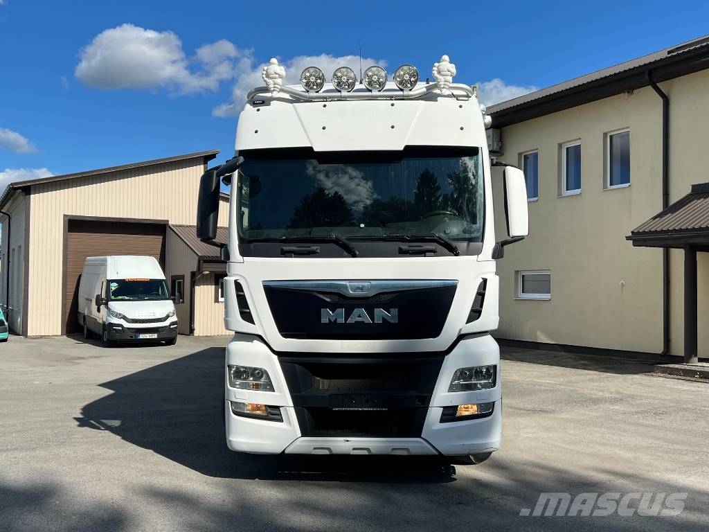 MAN TGX 26.480 6X2*4 II - CARRIER SUPRA 1250 Camiones con caja de remolque