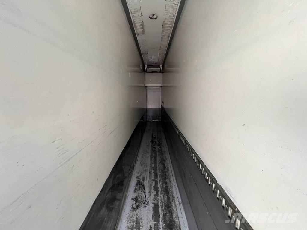 MAN TGX 26.480 6X2*4 II - CARRIER SUPRA 1250 Camiones con caja de remolque