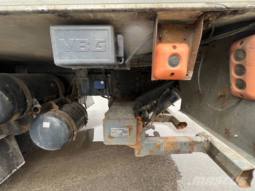 MAN TGX 26.480 6X2*4 II - CARRIER SUPRA 1250 Camiones con caja de remolque
