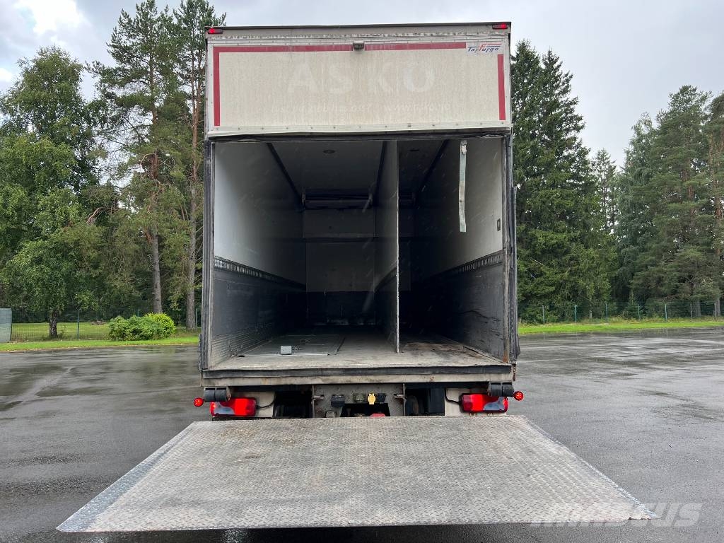 MAN TGX 26.480 6X2*4 II - CARRIER SUPRA 1250 Camiones con caja de remolque