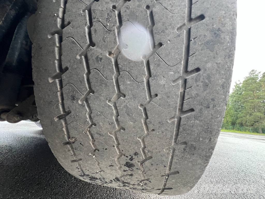 MAN TGX 26.480 6X2*4 II - CARRIER SUPRA 1250 Camiones con caja de remolque