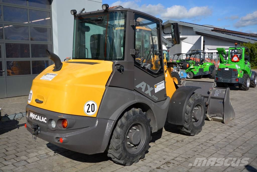 Mecalac AX 700 Kolesni nakladalci