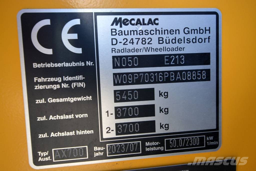 Mecalac AX 700 Kolesni nakladalci