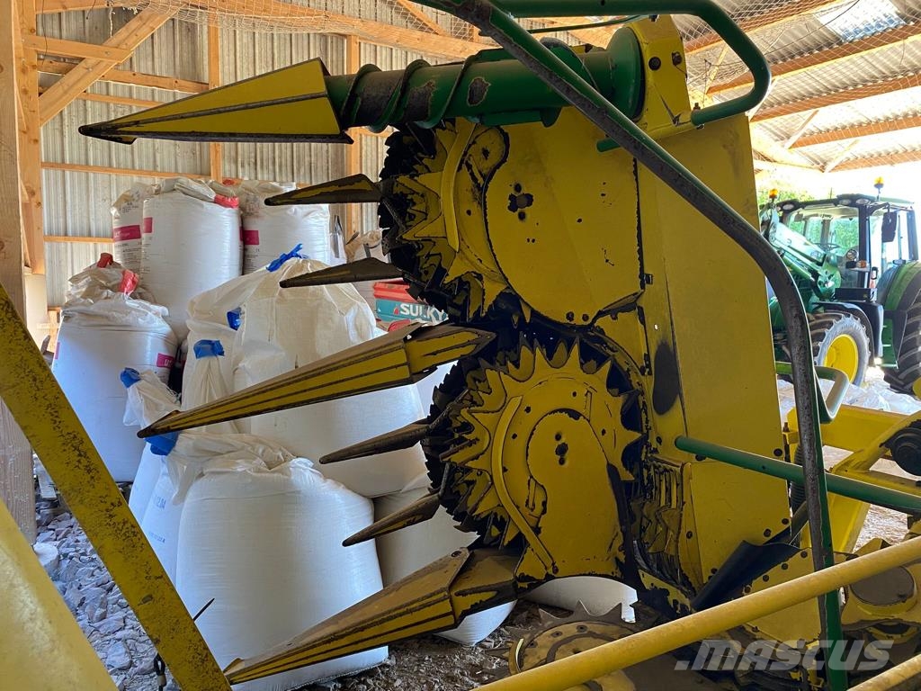 John Deere 360 CONTACTER LE 06 03 68 09 25 Maaidorser aanbouwdelen