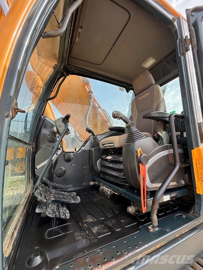 Hyundai R210LC-9 Гусеничні екскаватори