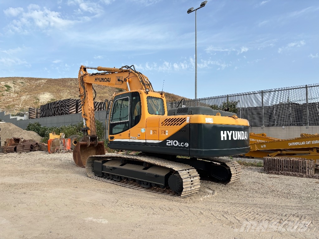 Hyundai R210LC-9 Гусеничні екскаватори