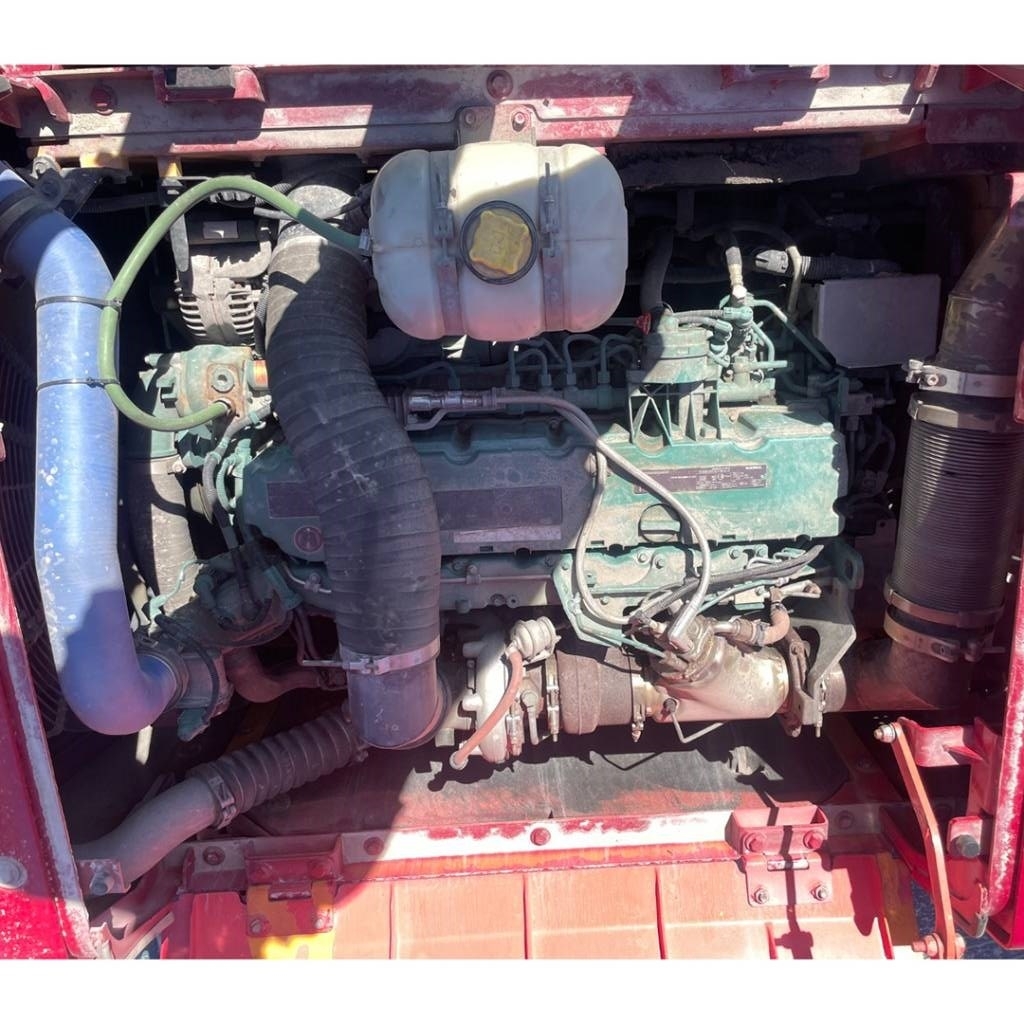 Volvo SPD EC300 DT155 Polių kalimo technika