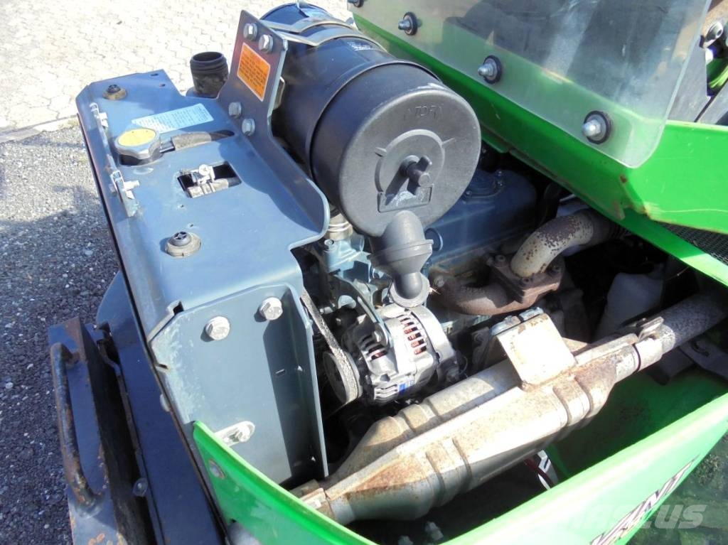 Avant 528 Minilader