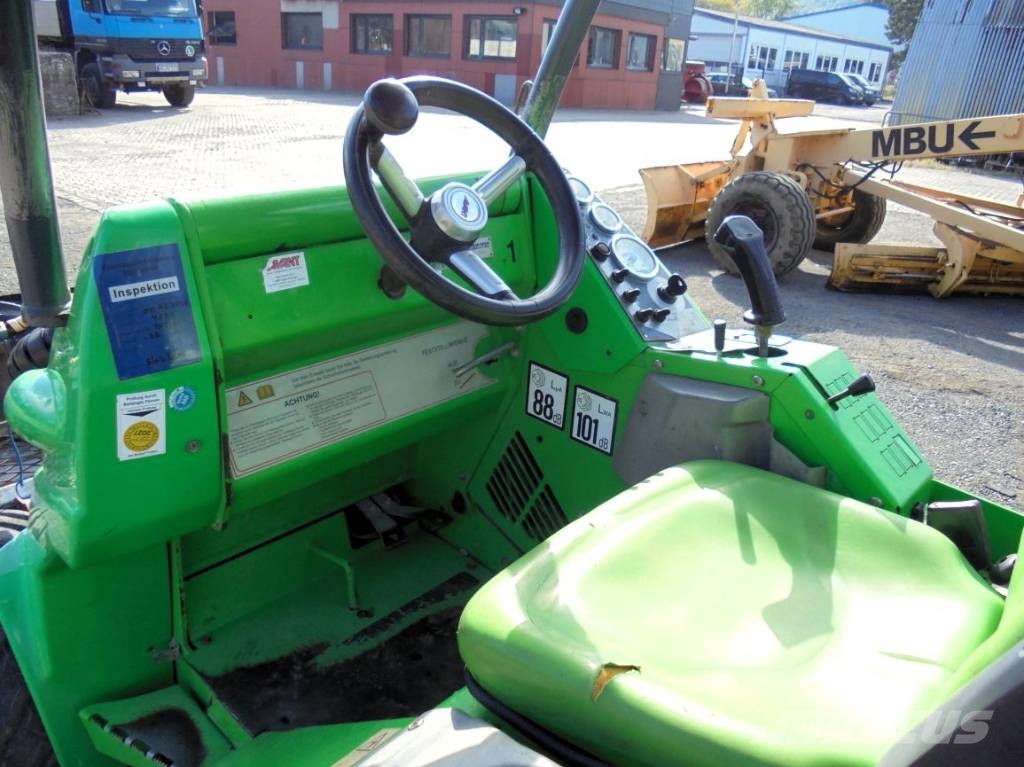 Avant 528 Minilader