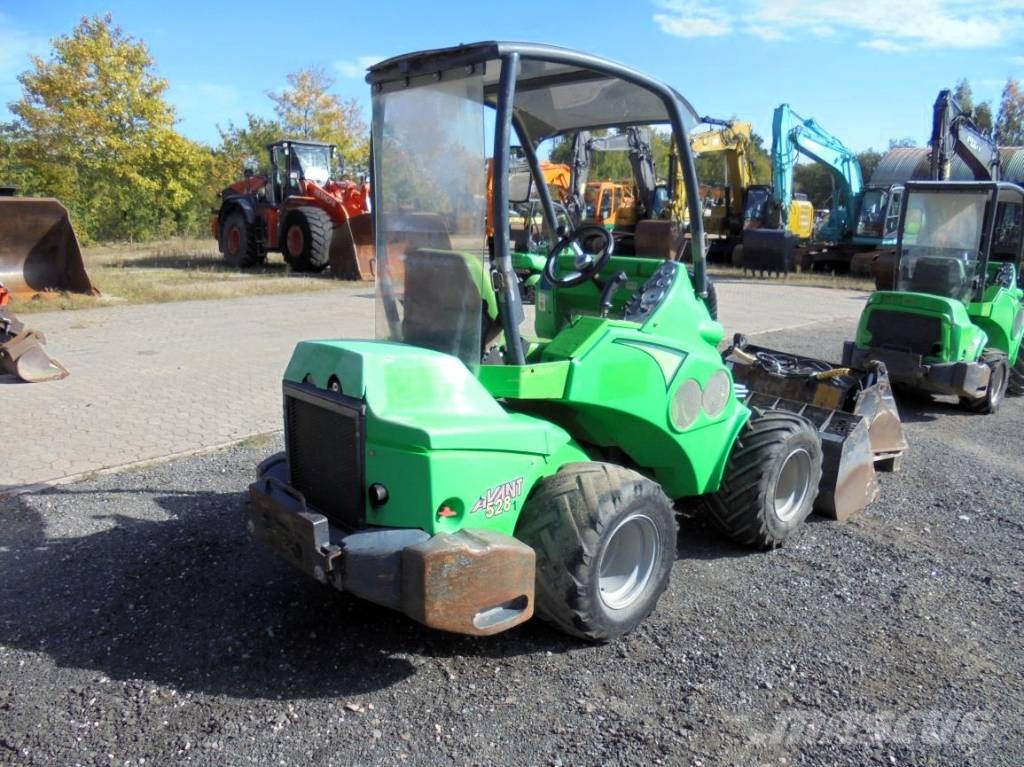 Avant 528 Minilader