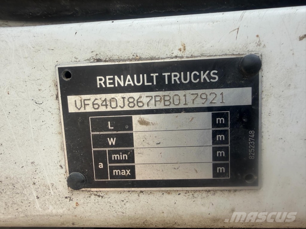 Renault D280 *ACCIDENTE*DAMAGED*UNFALL* Camiones con chasís y cabina