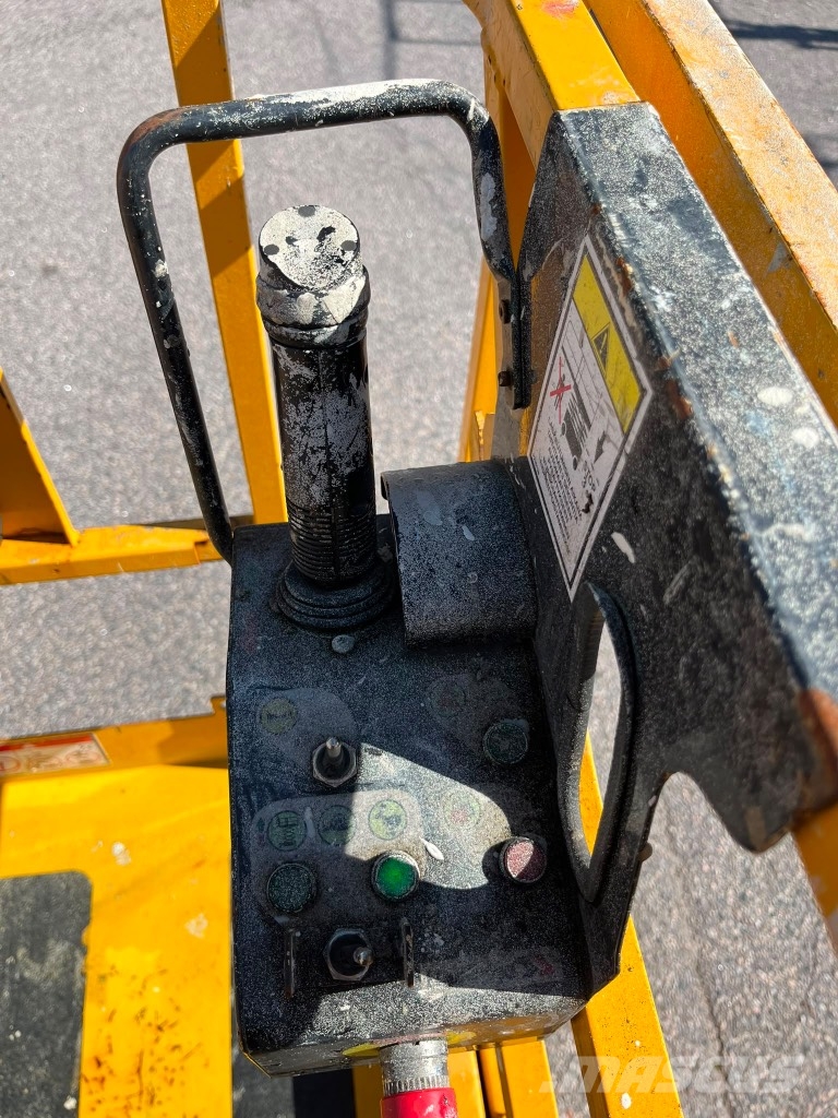 Haulotte Compact 14 Scheren-Arbeitsbühnen