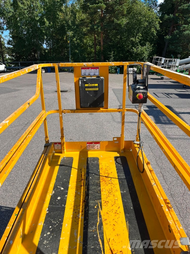 Haulotte Compact 14 Scheren-Arbeitsbühnen