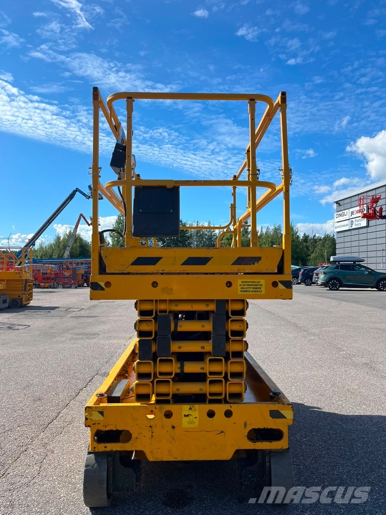 Haulotte Compact 14 Scheren-Arbeitsbühnen