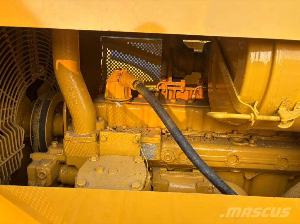 CAT D 6 G 履帶推土機