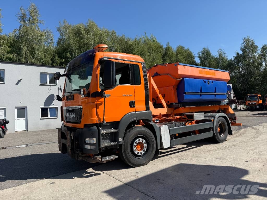 MAN TGS 18.320 Vrachtwagen met containersysteem